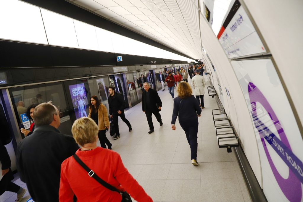 Elizabeth Line Light Box - Designplan Lighting